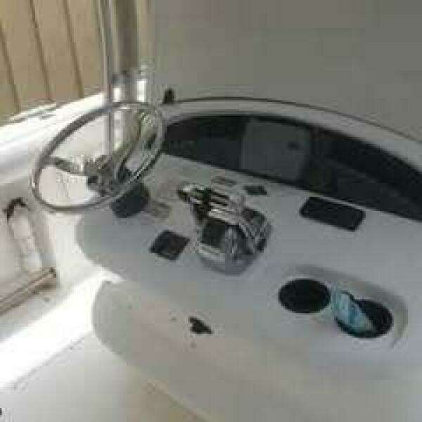 32ft Boston Whaler Yacht For Sale