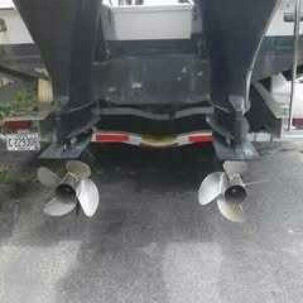 32ft Boston Whaler Yacht For Sale