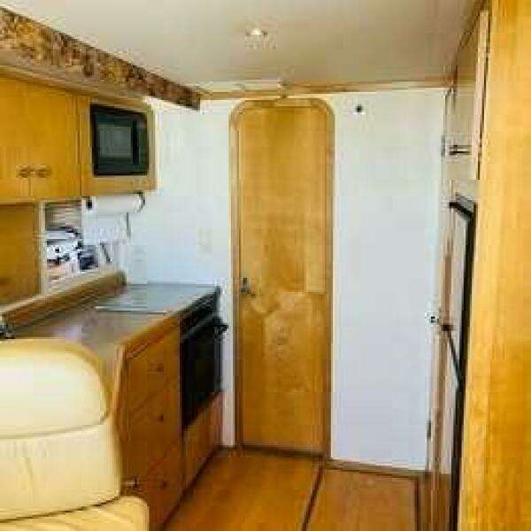 35ft Carver Yacht For Sale