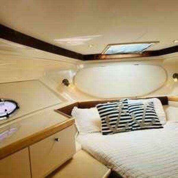 35ft Carver Yacht For Sale