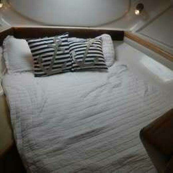 35ft Carver Yacht For Sale