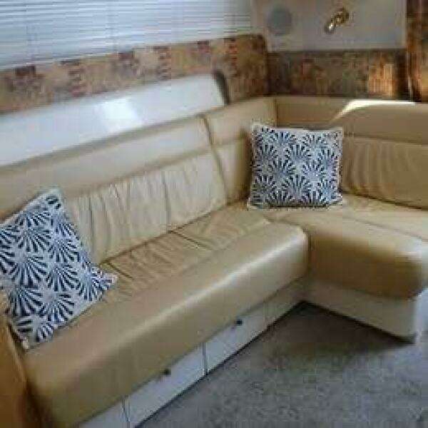 35ft Carver Yacht For Sale