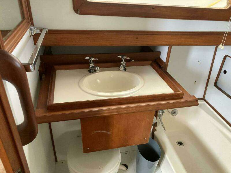 36ft Albin Yacht For Sale