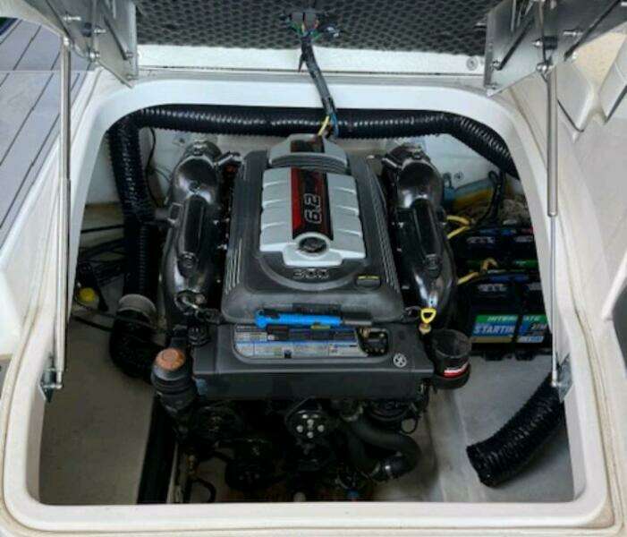 27ft Chaparral Yacht For Sale