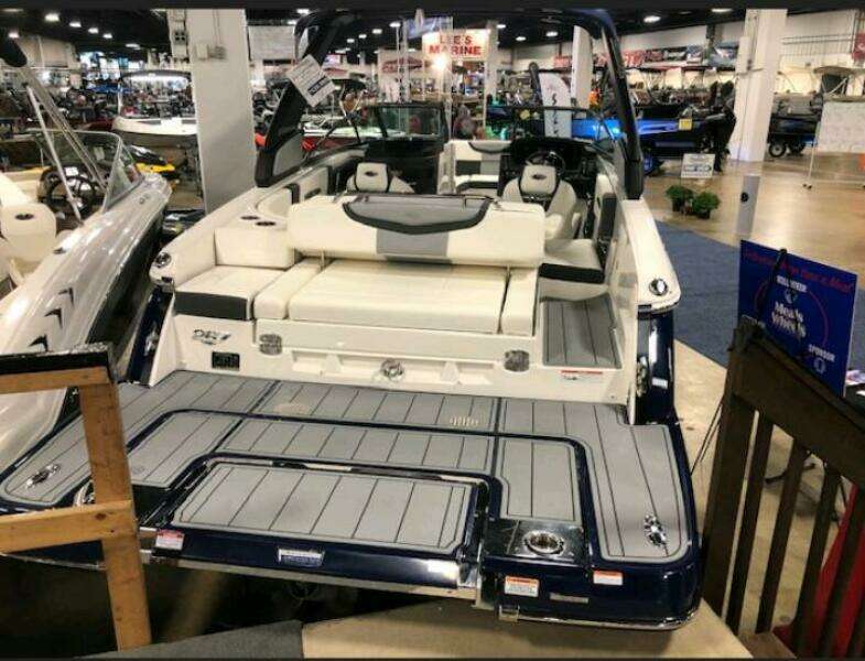 27ft Chaparral Yacht For Sale