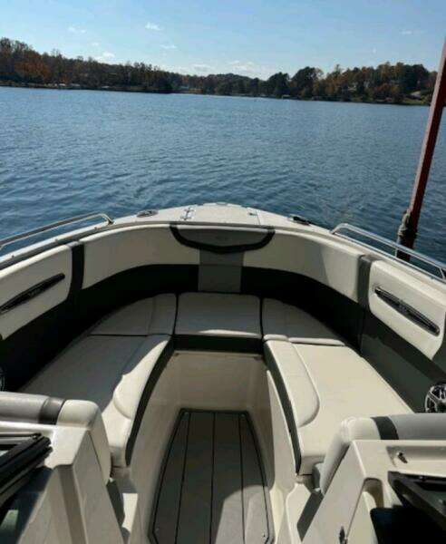 27ft Chaparral Yacht For Sale