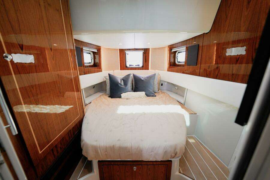 56ft HCB Yacht For Sale