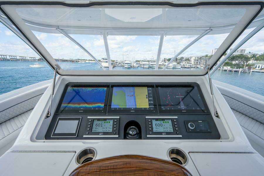 Viking 68 KEMOSABE - Helm Electronics