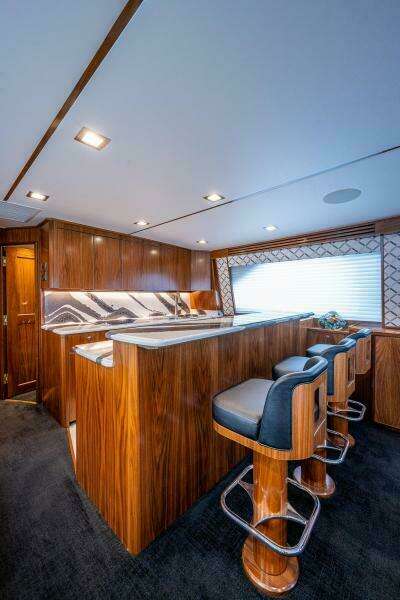 Viking 68 KEMOSABE - Galley & Bar Stools