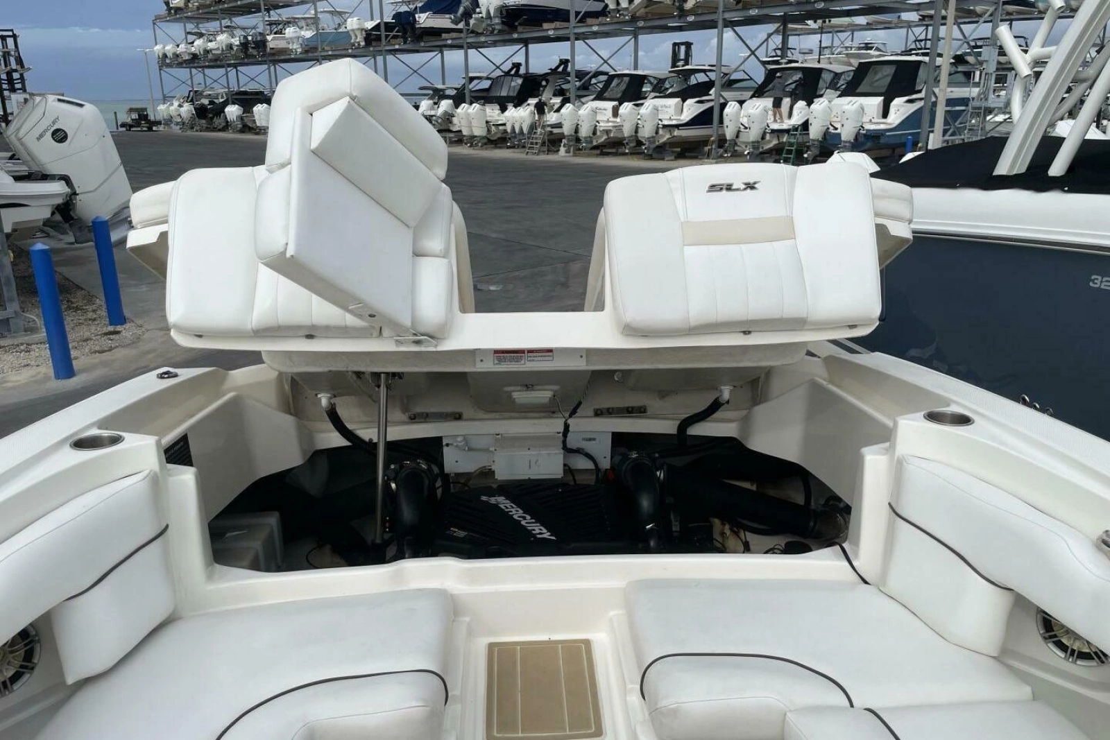 2008 Sea Ray 270 SLX