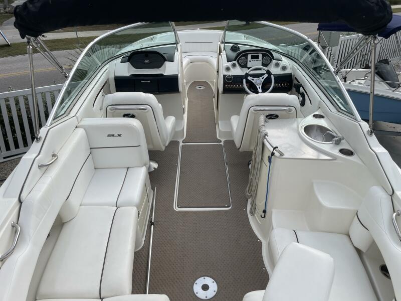 27' 2008 Sea Ray 270 SLX