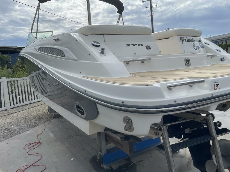27' 2008 Sea Ray 270 SLX