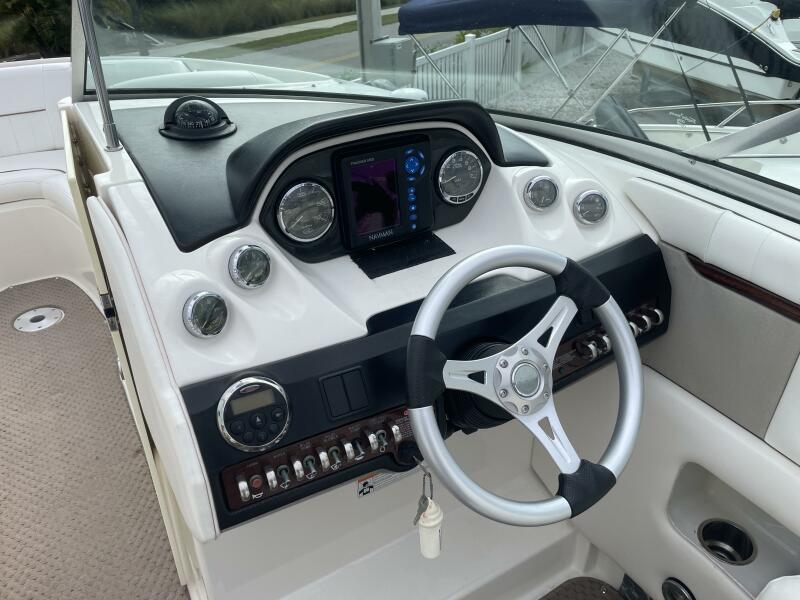 27' 2008 Sea Ray 270 SLX