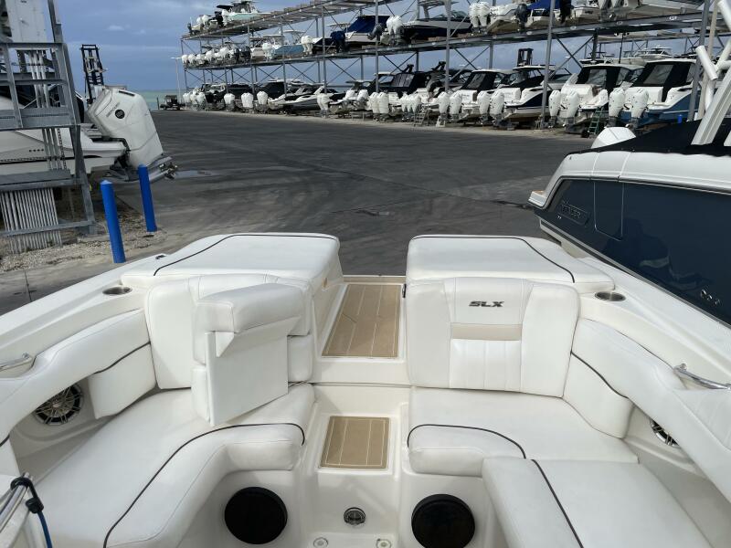 27' 2008 Sea Ray 270 SLX