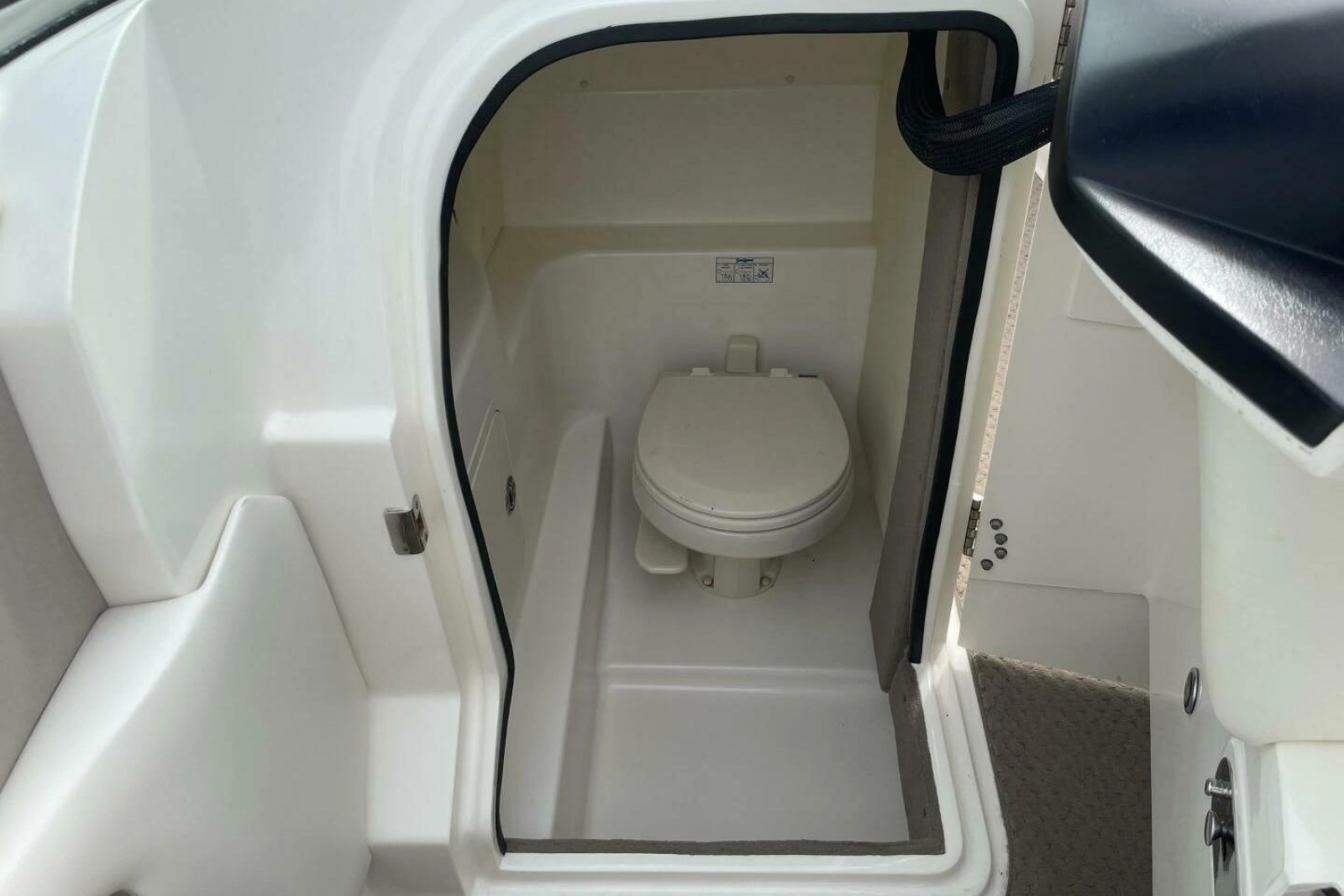 2008 Sea Ray 270 SLX