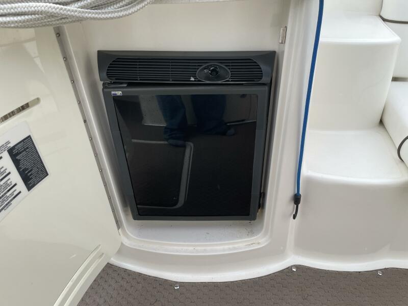 27' 2008 Sea Ray 270 SLX