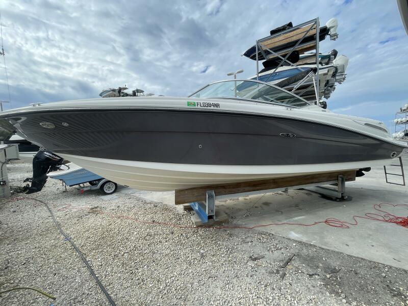 27' 2008 Sea Ray 270 SLX