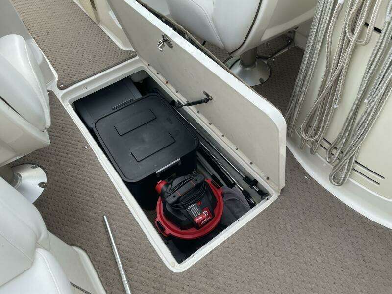 27ft Sea Ray Yacht For Sale