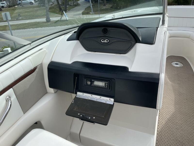 27' 2008 Sea Ray 270 SLX