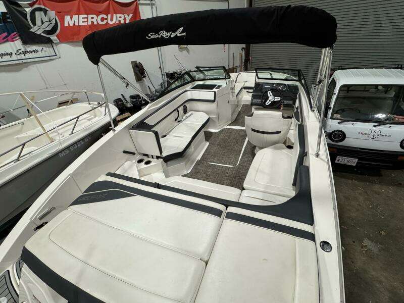 21ft Sea Ray Yacht For Sale