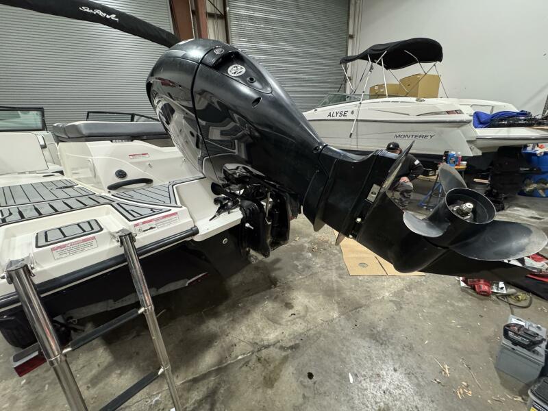 21' 2016 Sea Ray 210SPX-OB