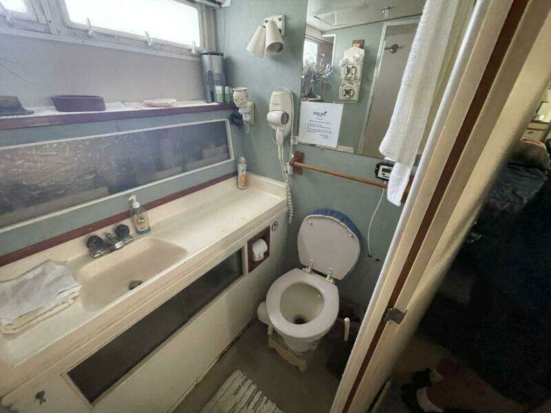 Wastin Away 47ft Chris Craft Yacht For Sale