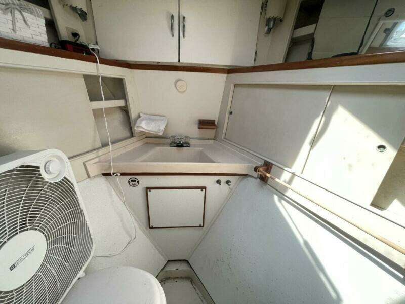 Wastin Away 47ft Chris Craft Yacht For Sale