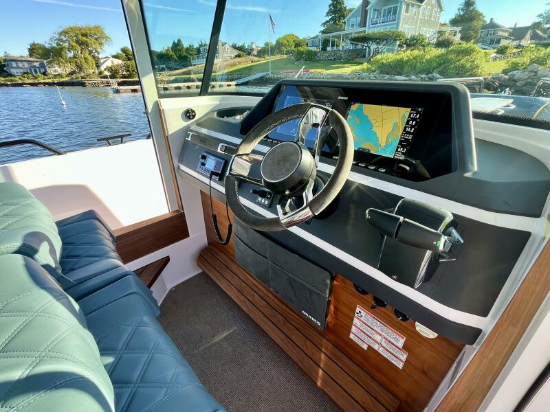 28' 2022 Axopar 28 Cabin with AFT CABIN