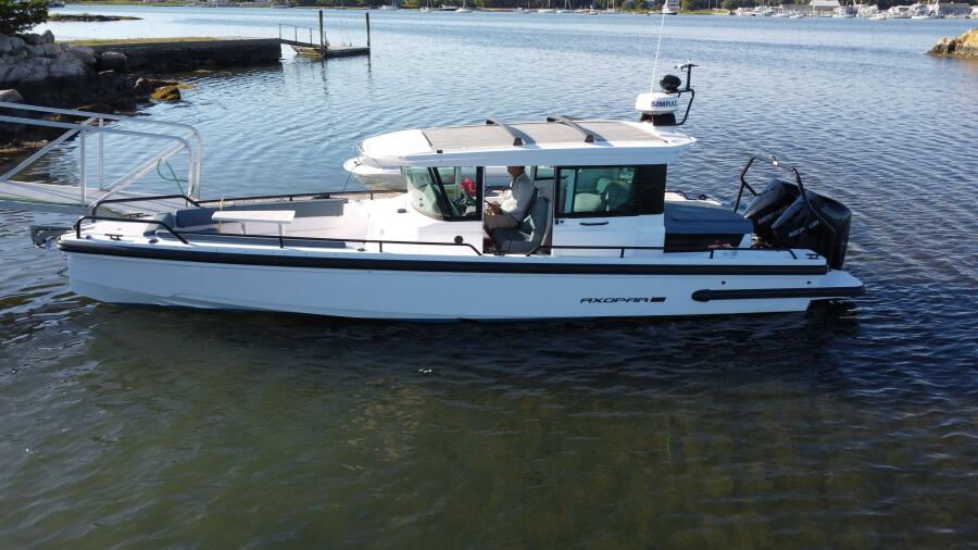28' 2022 Axopar 28 Cabin with AFT CABIN