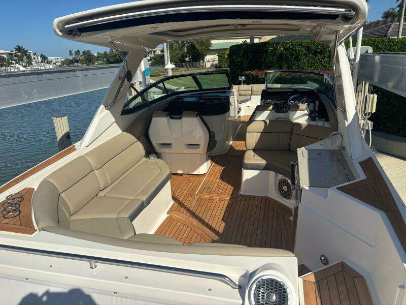 35ft Sea Ray Yacht For Sale