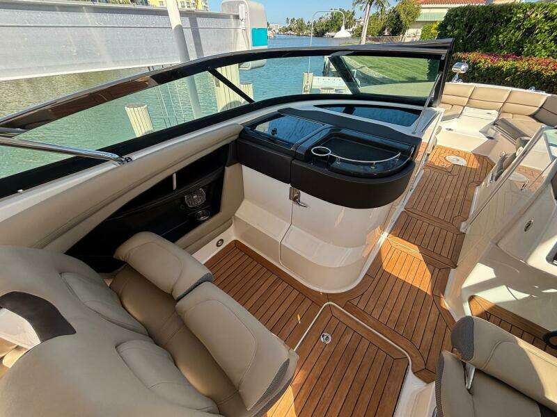 35ft Sea Ray Yacht For Sale