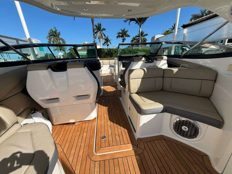 35ft Sea Ray Yacht For Sale