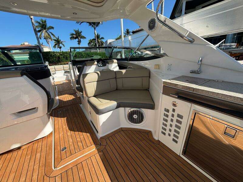 35ft Sea Ray Yacht For Sale