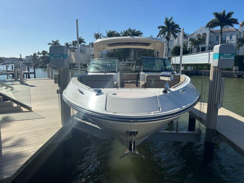 35' 2016 Sea Ray 350 SLX