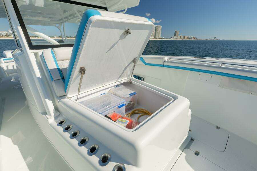 2017 42 Yellowfin Offshore Fins Up Storage