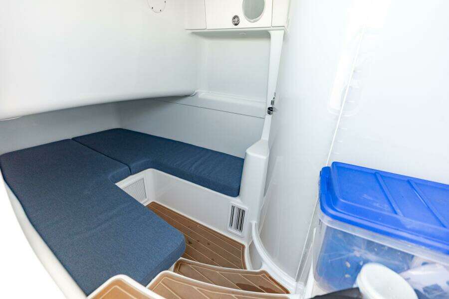 2017 42 Yellowfin Offshore Fins Up Cabin (2)