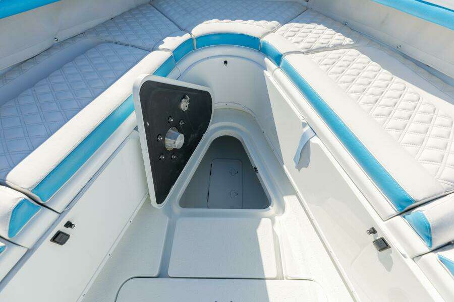 2017 42 Yellowfin Offshore Fins Up Storage (3)