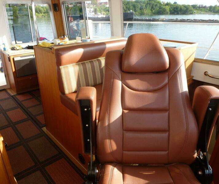 47ft Maine Cat Yacht For Sale