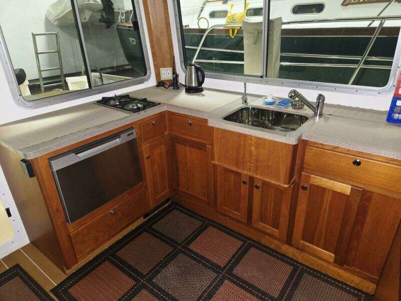 47ft Maine Cat Yacht For Sale