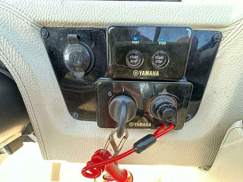 29ft Regal Yacht For Sale