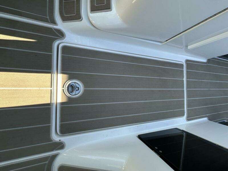 29ft Regal Yacht For Sale