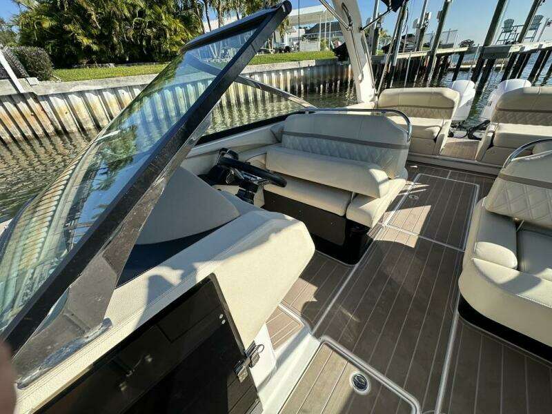 29ft Regal Yacht For Sale