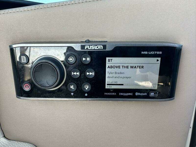 29ft Regal Yacht For Sale