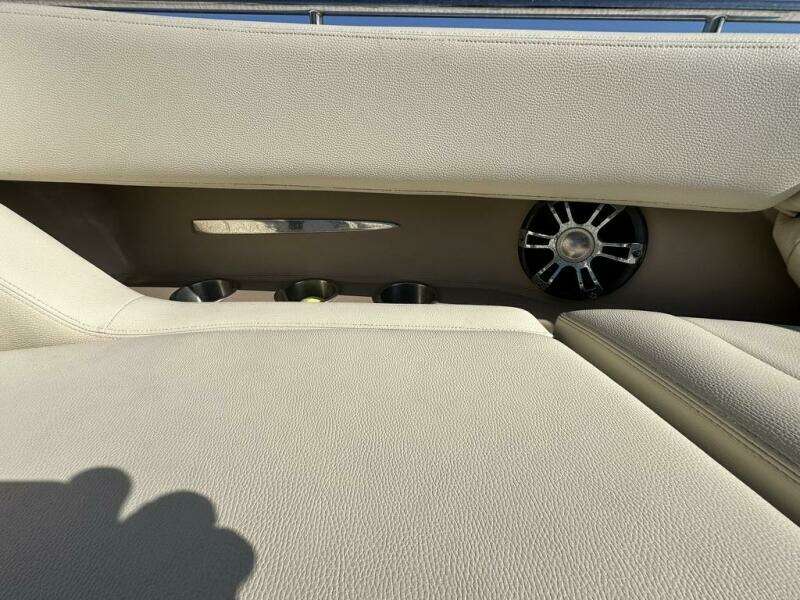 29ft Regal Yacht For Sale