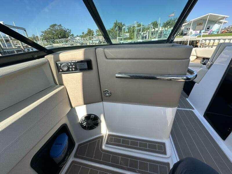 29ft Regal Yacht For Sale