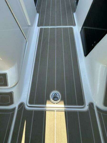 29ft Regal Yacht For Sale