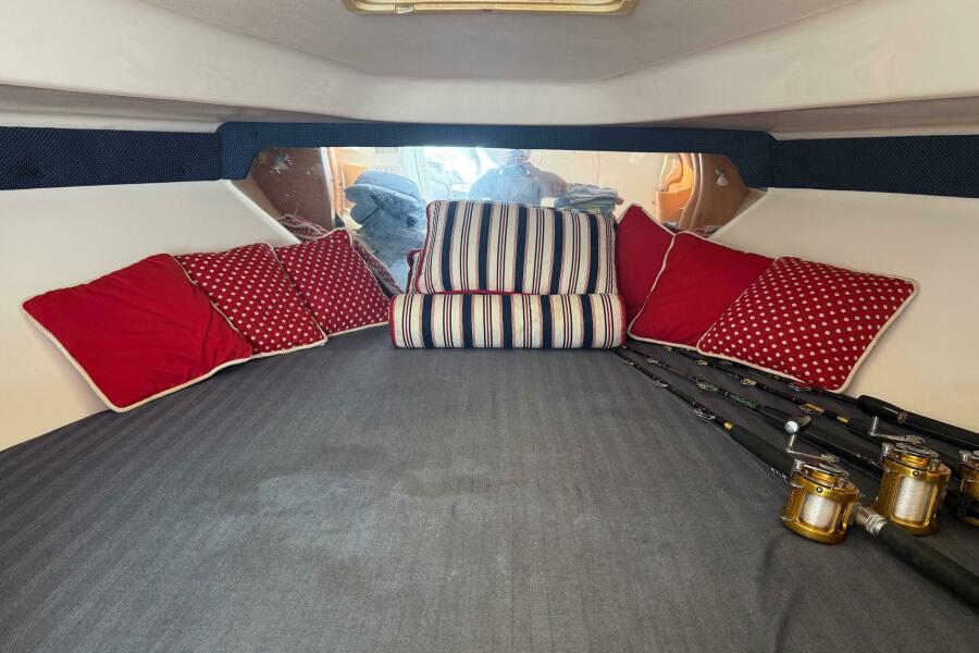 38' 2001 Intrepid 377