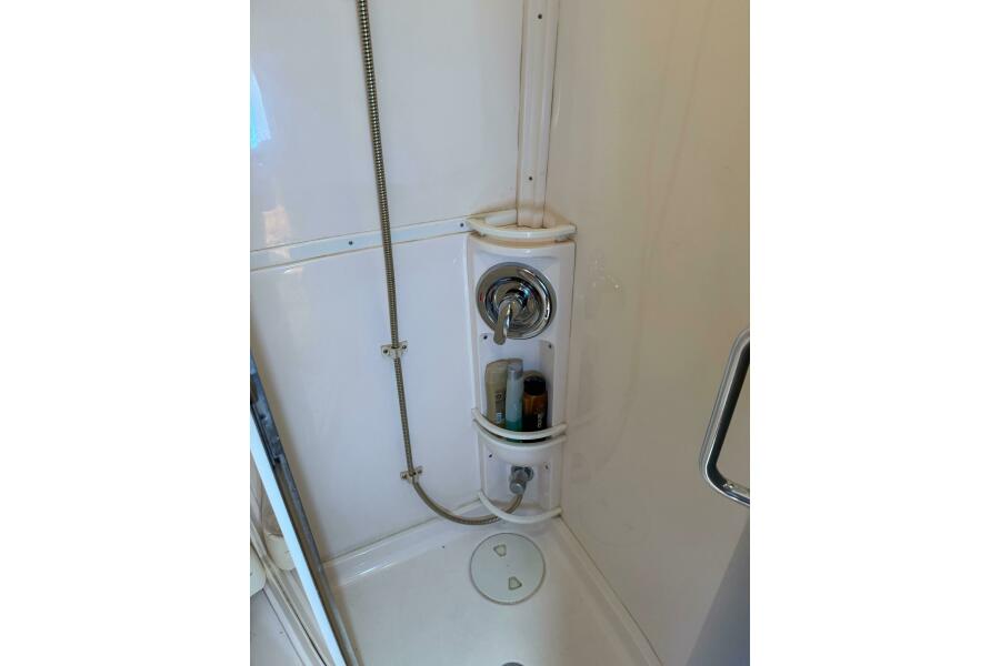 38' 2001 Intrepid 377