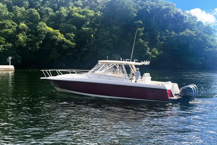 38' 2001 Intrepid 377