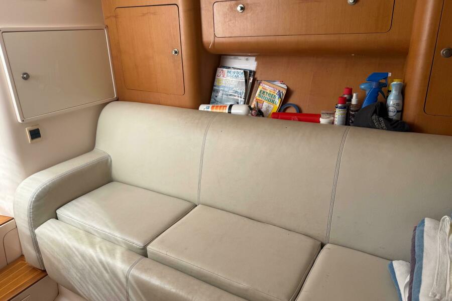 38' 2001 Intrepid 377